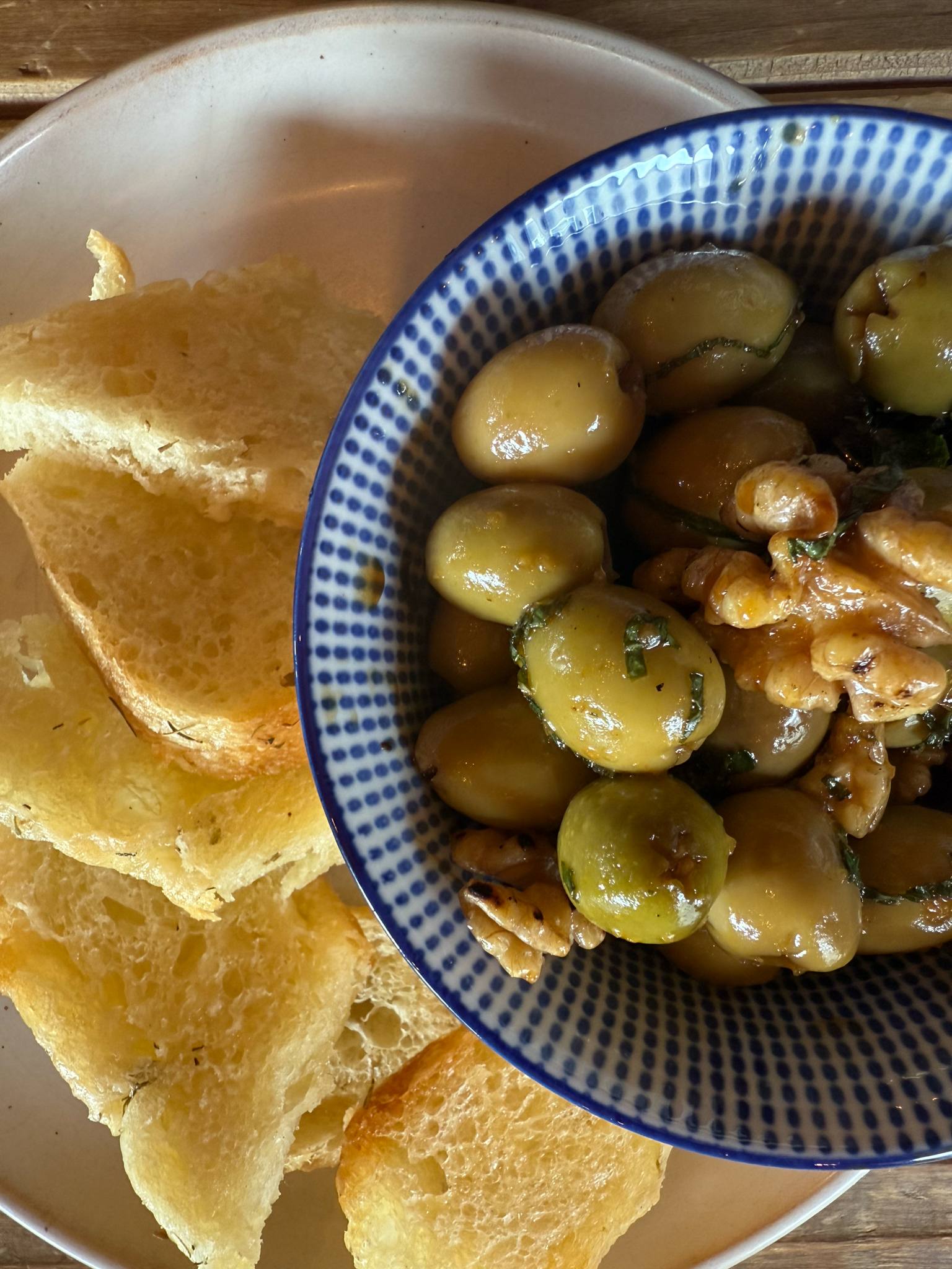 OLIVES & GENOBLES (V)
